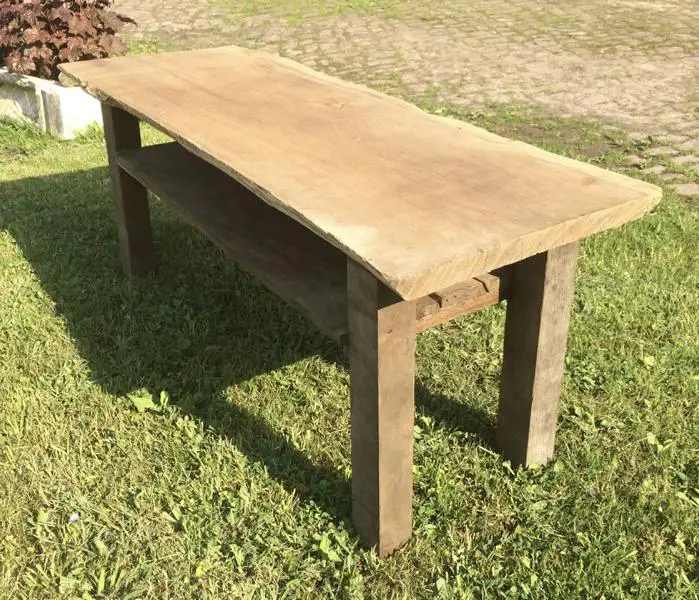 Massivholztisch aus Eichenholz